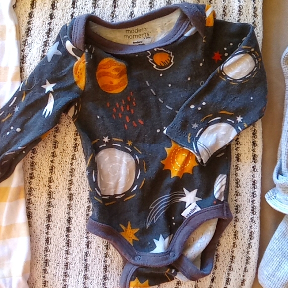 Newborn bundle - Picture 3 of 5